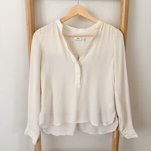 Vince 100% Silk Blouse Size 2 Ivory Cream Split Neck Long Sleeve Top